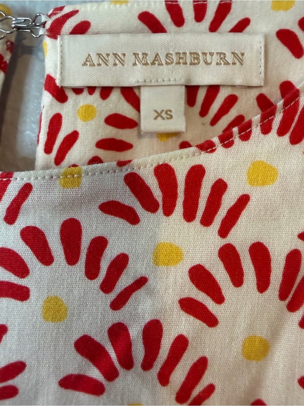 Ann Mashburn puff-sleeve shift dress - Picture 2 of 3